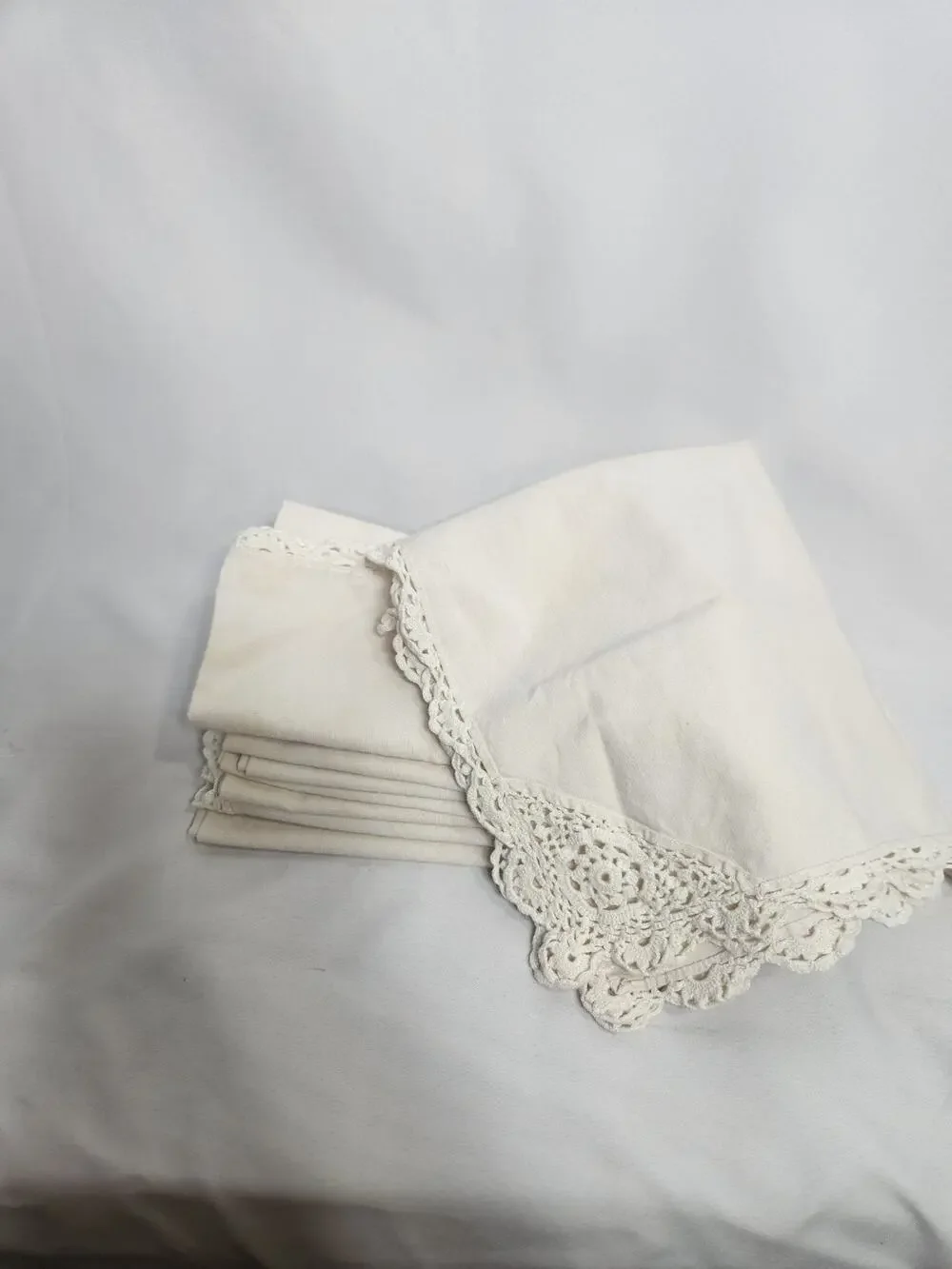 Vintage Set of 8 Linen Napkins with Hand Crocheted Lace Corners Cottagecore...